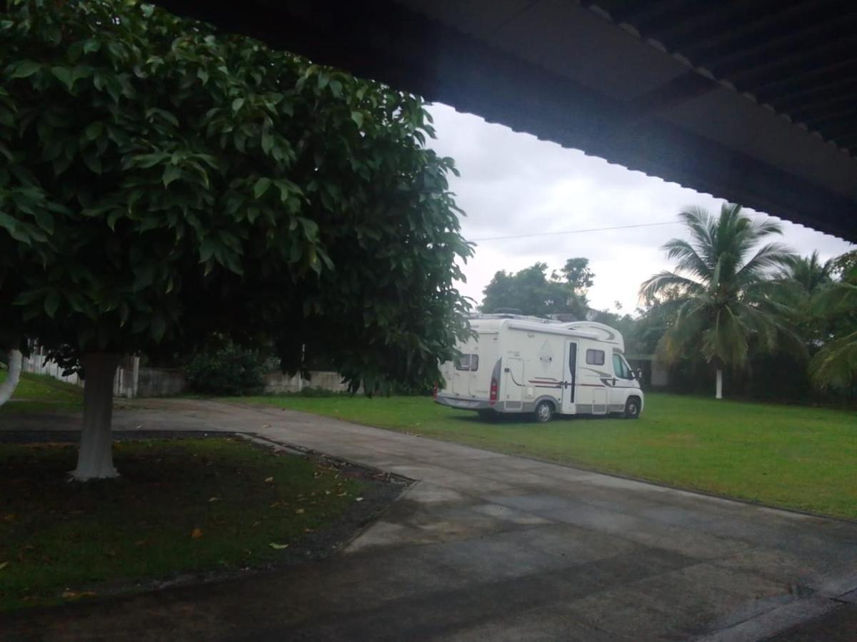 Sleep&Go! Cabina Cuadruple En Siquirres Centro - And Rafting Tour! Siqurres Da Alegria エクステリア 写真